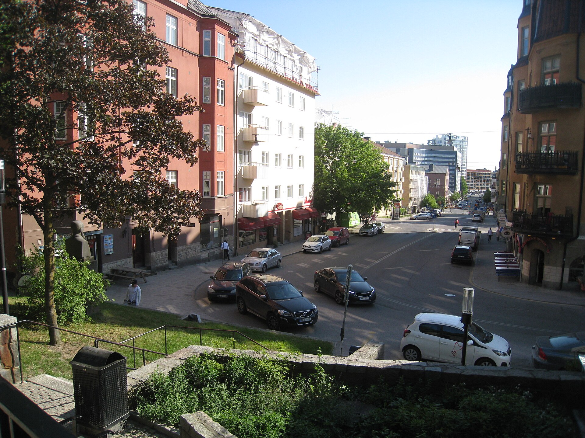 Sundbyberg, vy över Esplanaden från Tornparken, 2018a, bild kopplad till Sundbyberg.