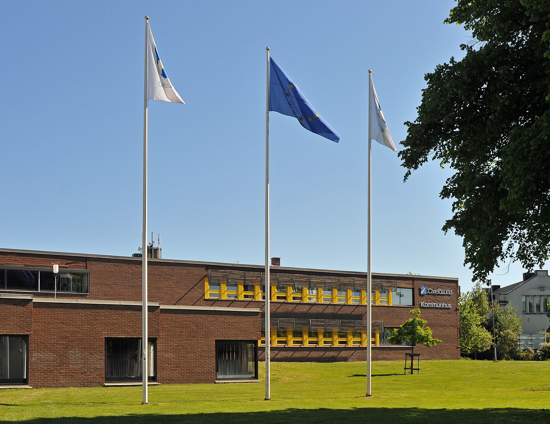 Oxelösunds kommunhus juni 2013 2, bild kopplad till Oxelösund.