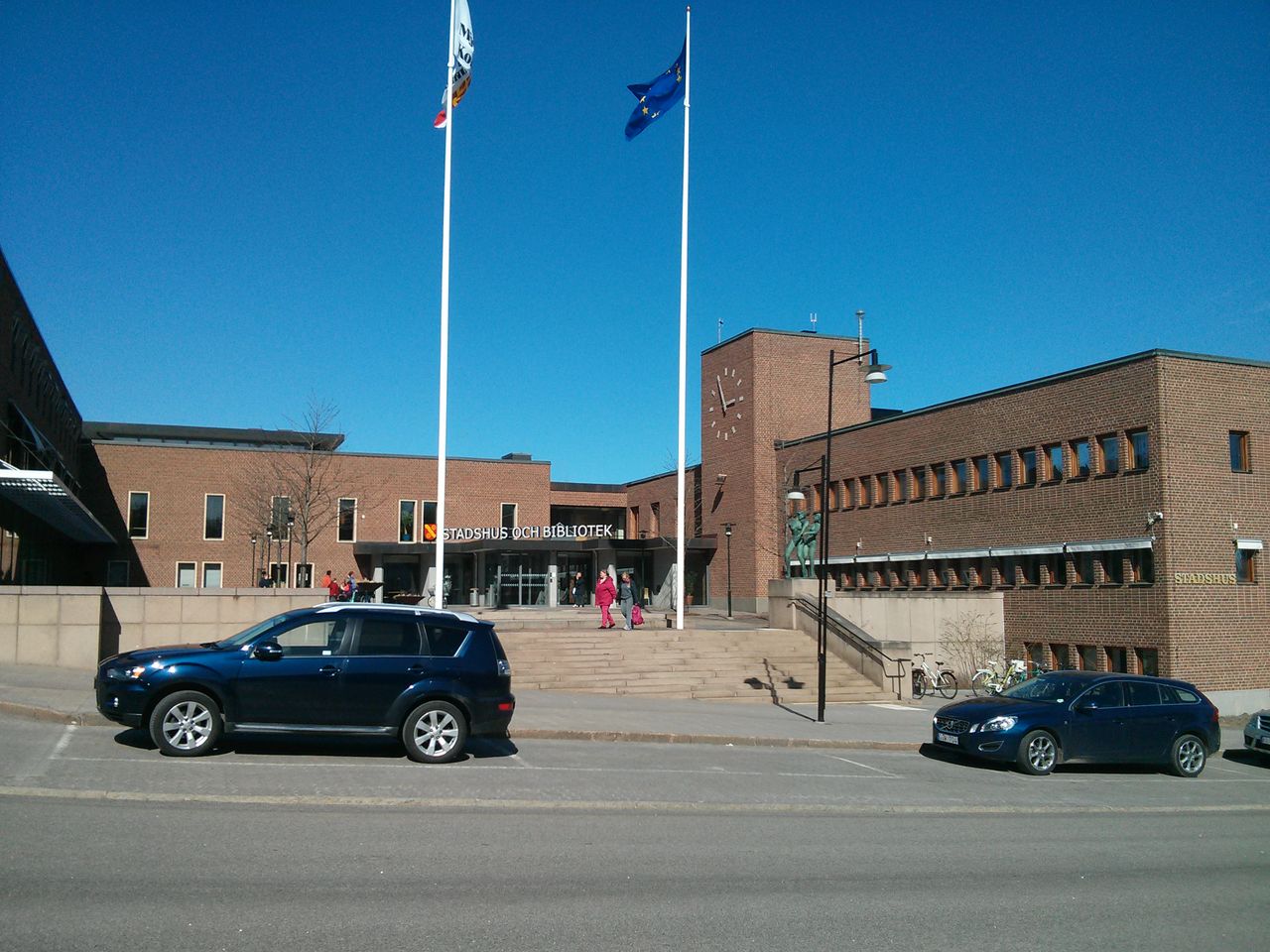 Mjölby stadshus och bibliotek, bild kopplad till Mjölby.