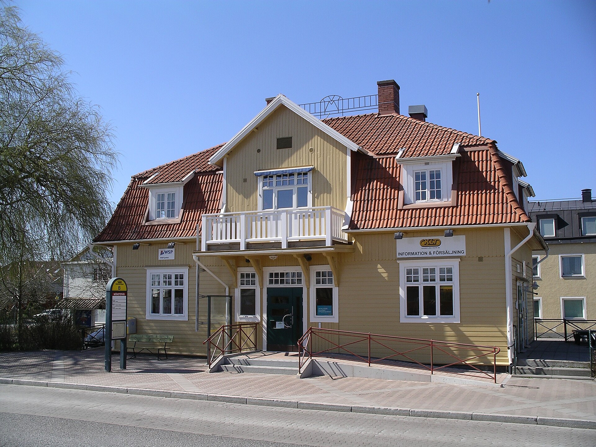 Mönsterås station, bild kopplad till Mönsterås.