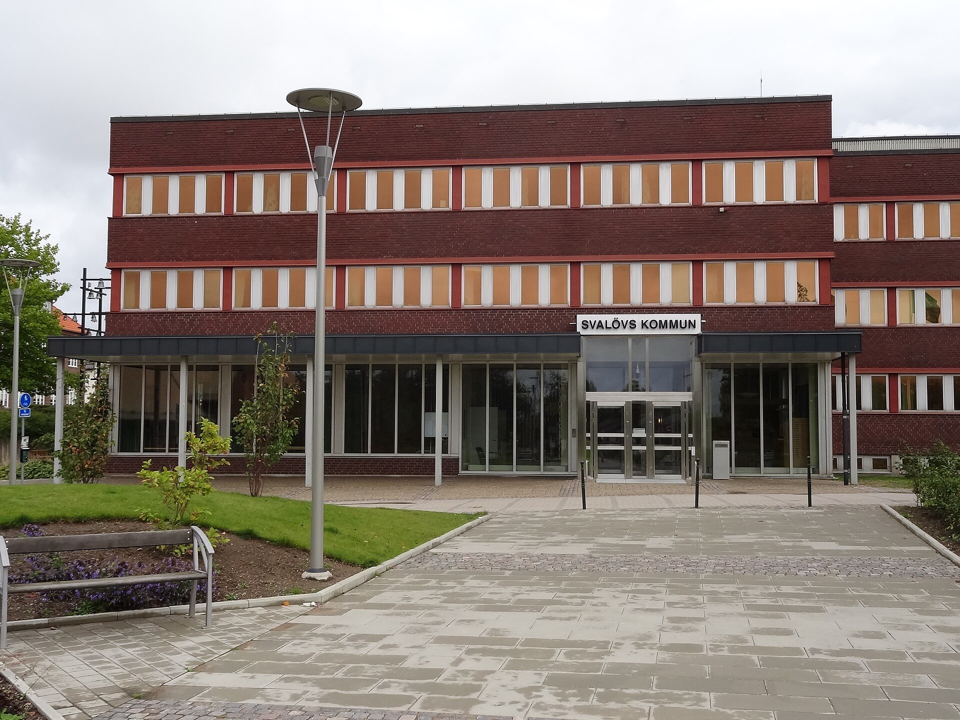 Svalöv kommunhus, bild kopplad till Svalöv.