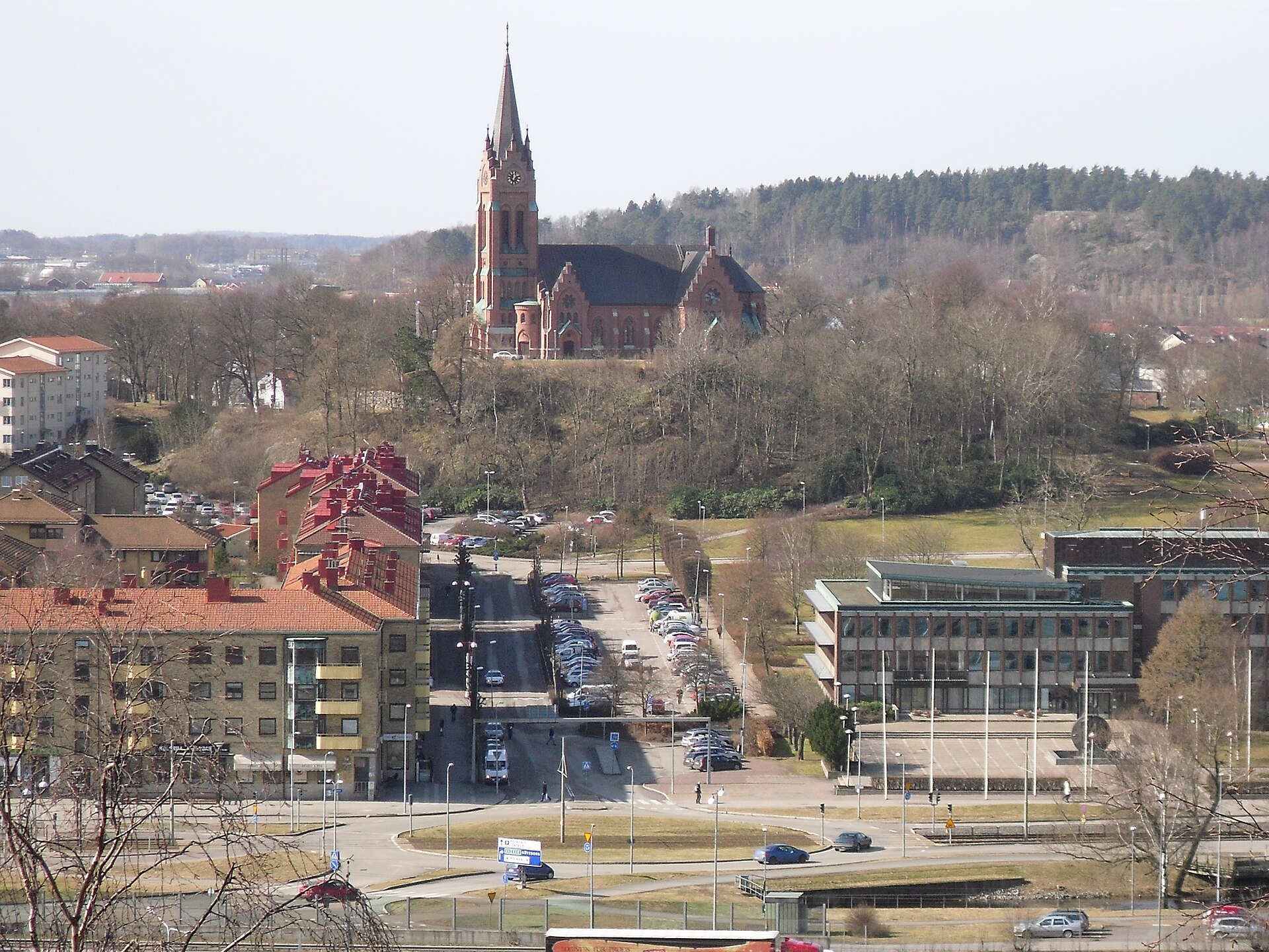 Fässbergs kyrka i Mölndal, bild kopplad till Mölndal.