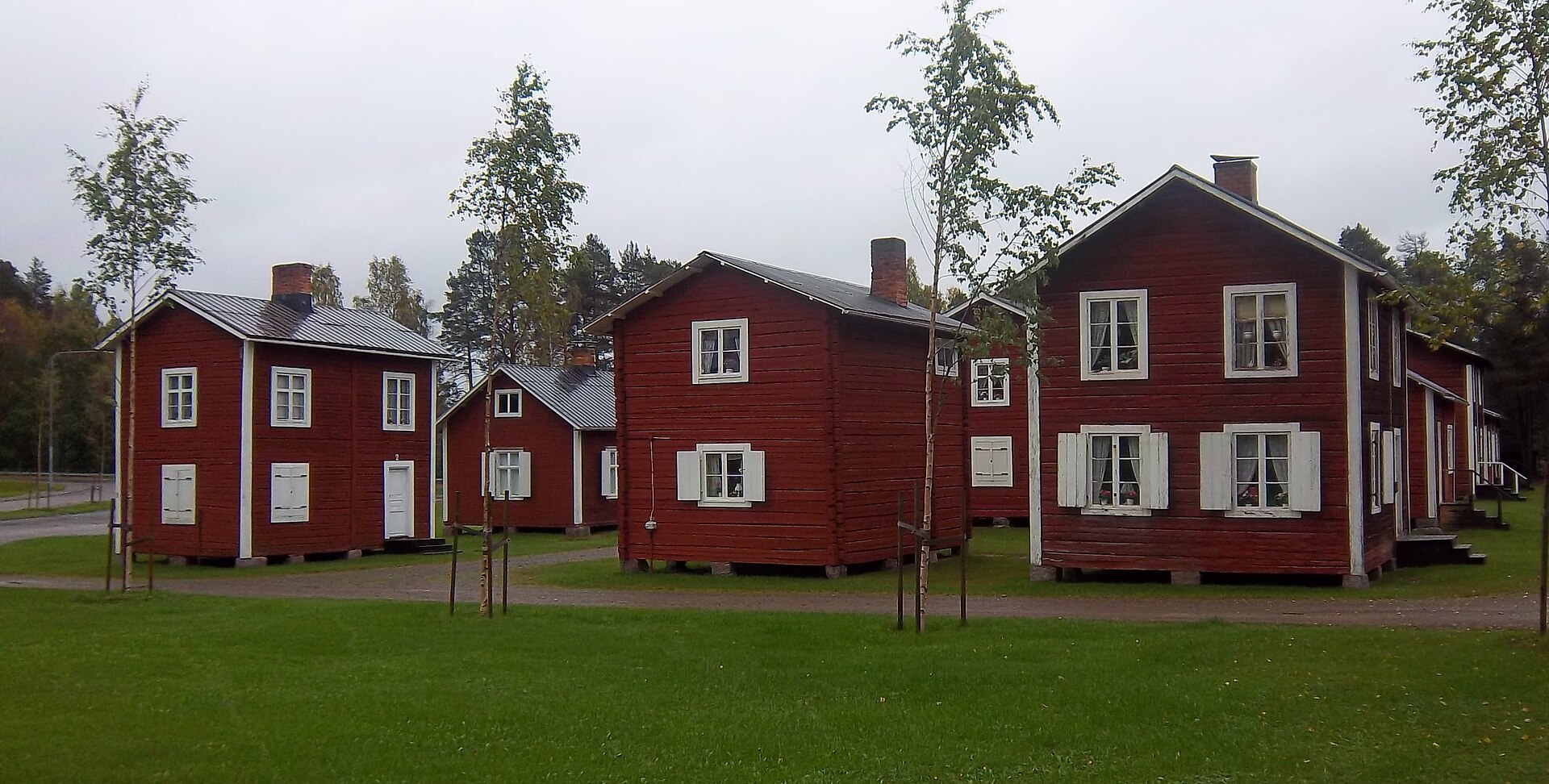 Älvsbyns kyrkstad 20110914, bild kopplad till Älvsbyn.