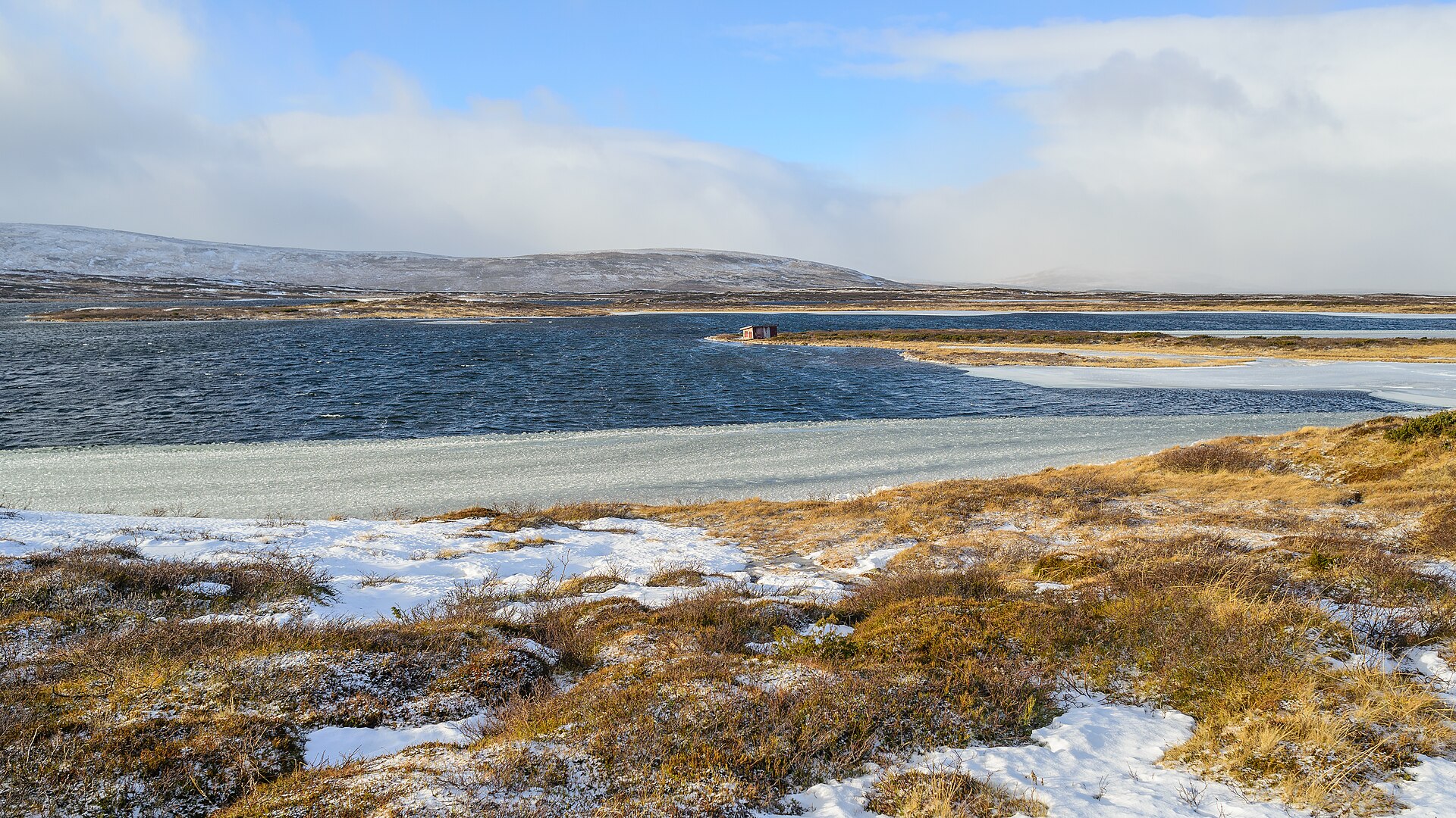 Stortjärnen October 2014 01, bild kopplad till Jämtlands län.