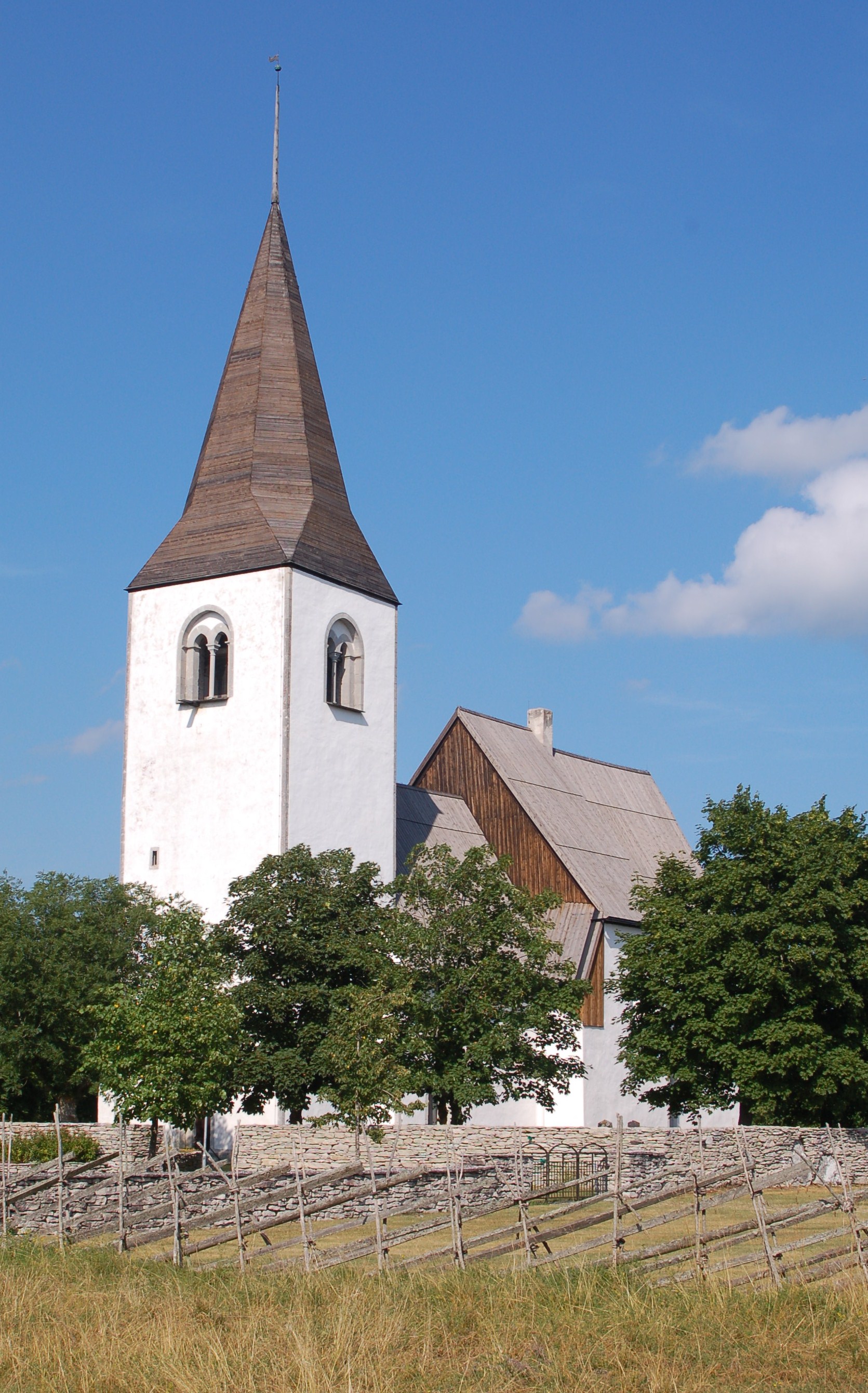 Vallstena church